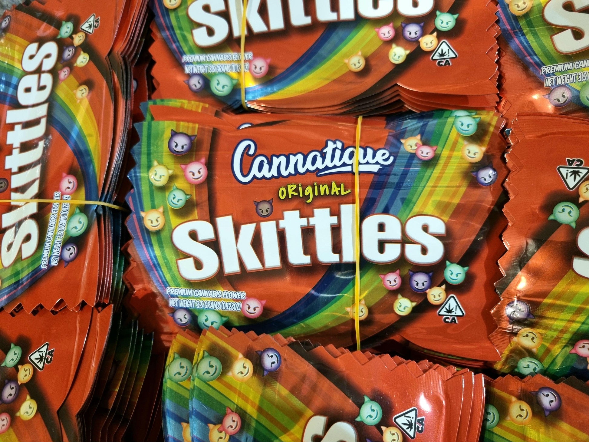 Skittles Zkittlez Mylar Bags (3.5-7g) - Pop Tops Ireland